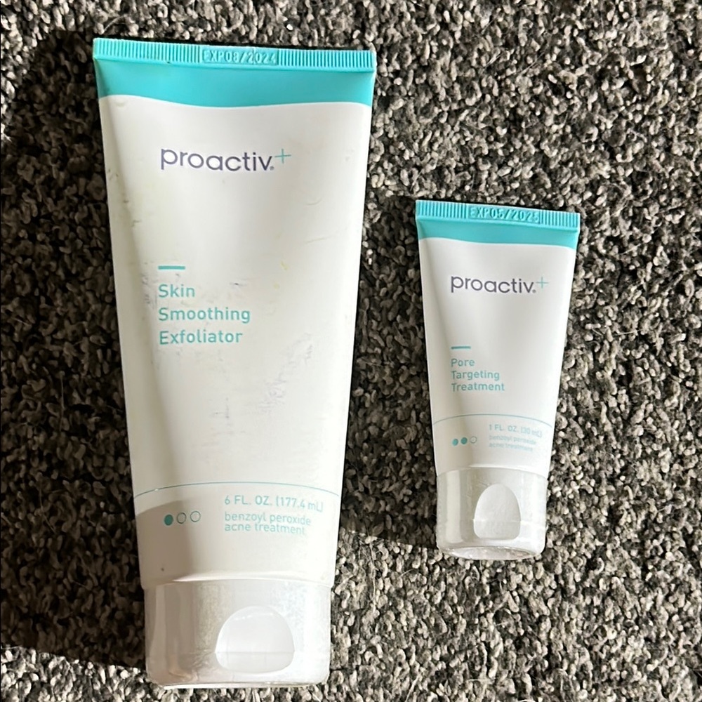 Proactiv skin smoothing exfoliator and pore targeting treatment